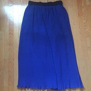 Pleated royal blue skirt
